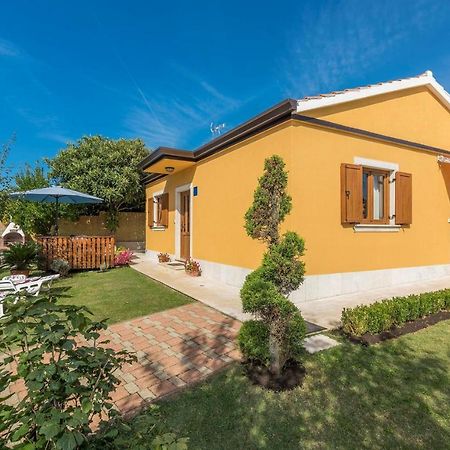 Holiday House Antonio Porec Exterior photo