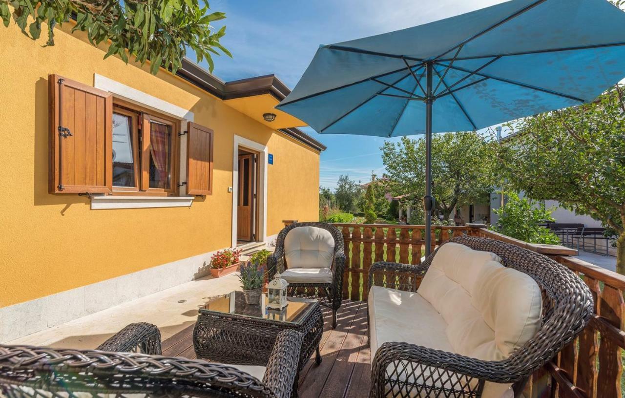 Holiday House Antonio Porec Exterior photo