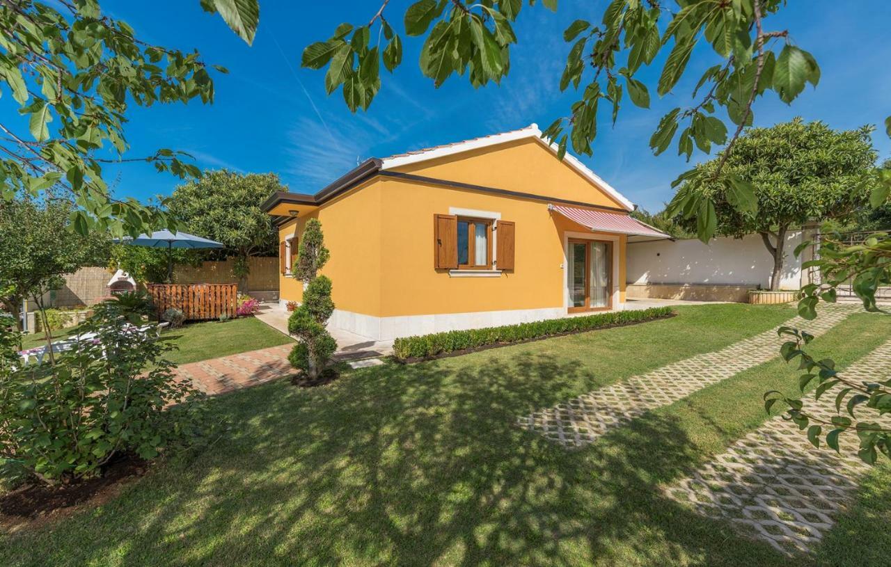 Holiday House Antonio Porec Exterior photo